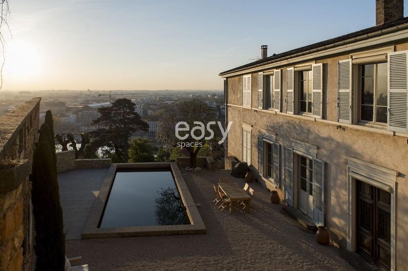 lieu événementiel avec piscine à lyon